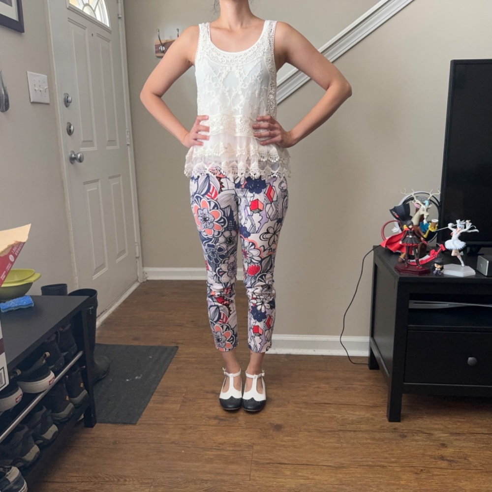 Express Extra Small Lace Crochet Cream Top - Picture 10 of 10